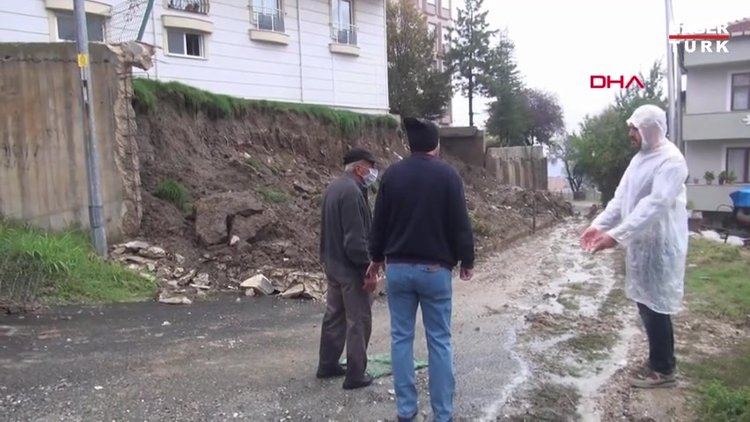 Malkara'da şiddetli yağışta evi su bastı, istinat duvarı çöktü Evdekileri köpek uyandırdı