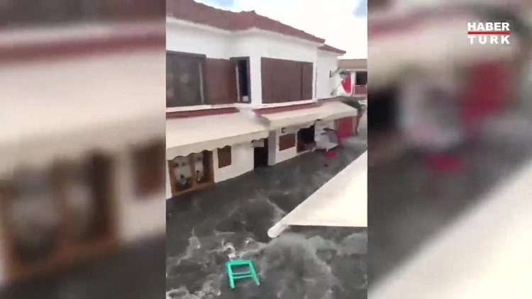 İzmir'de deprem sonrası deniz taştı!