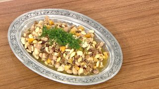 Öykü Gürman, Esra Dizer ile birlikte ballı tavuk yaptı.