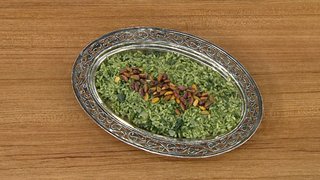 Öykü Gürman, Nevin Us ile birlikte Osmanlı Mutfağı'nın vazgeçilmez lezzetlerinden Dane-i Yeşil Pilav yaptı.