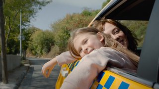 Korkunç sarnıç yangını sonrası her şey alt üst olmuştur. Kızı Güneş'e çizdiği resimle mesaj bırakan Cemre, kaçma planı yapmaktadır. ...