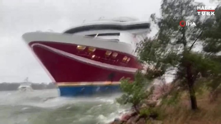 Finlandiya'da yolcu gemisi karaya oturdu, 400'den fazla kişi mahsur kaldı