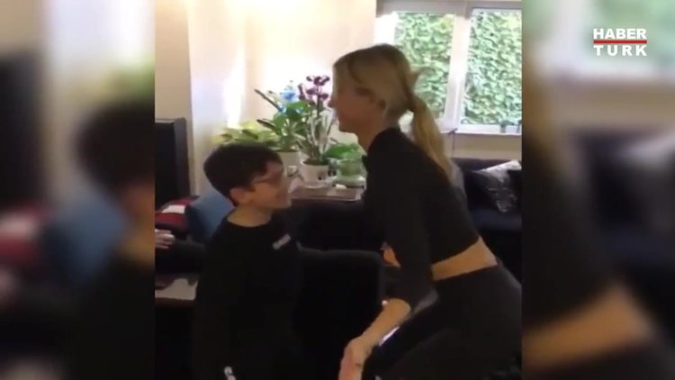 Çağla Şıkel ve oğlu Uzay'dan eğlenceli paylaşım