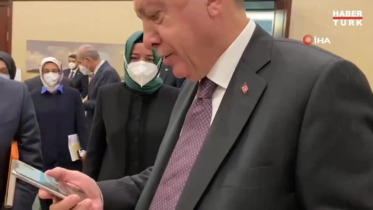 Cumhurbaşkanı Erdoğan, İzmir depreminin simge isimlerinden Ayda ile telefonda görüştü