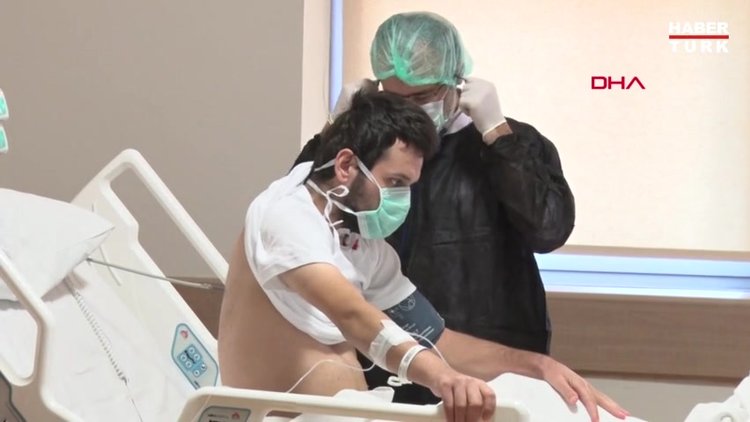 Türk doktorlarından dünyada bir ilk! Alıcı ve vericinin koronavirüs geçirdiği ilk böbrek nakli yapıldı