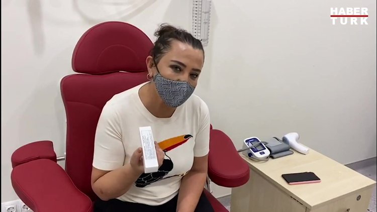 Sevilay Yılman aşı gönüllüsü oldu