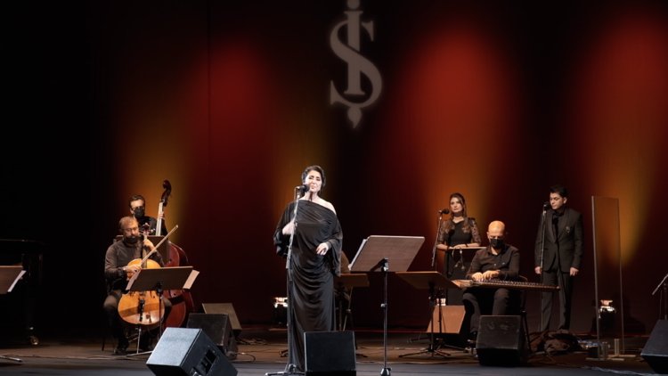 Türk Sanat Müziği yorumcusu Melihat Gülses, nostaljik şarkılarla bu akşam İş Sanat'a konuk oluyor