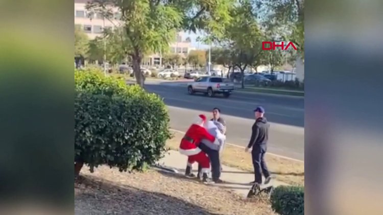 Noel Baba ve Elf kılığındaki polislerin hırsızlara müdahalesi kamerada