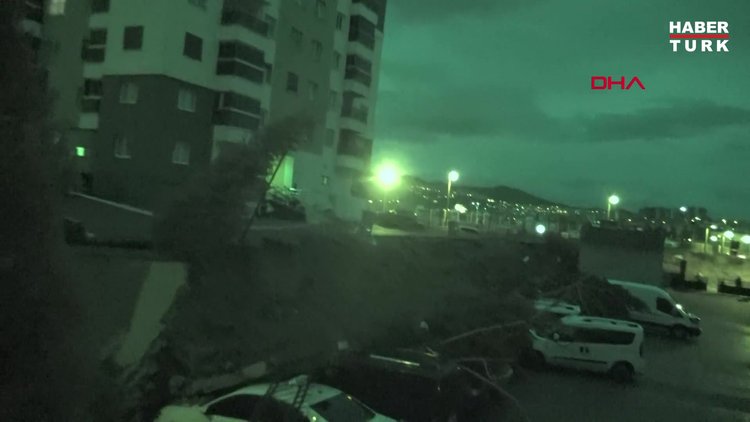 İstinat duvarı çöktü 20 araçta maddi hasar oluştu