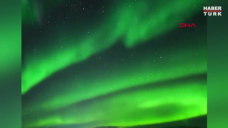 Rusya'da kutup ışıkları izleyenleri büyüledi