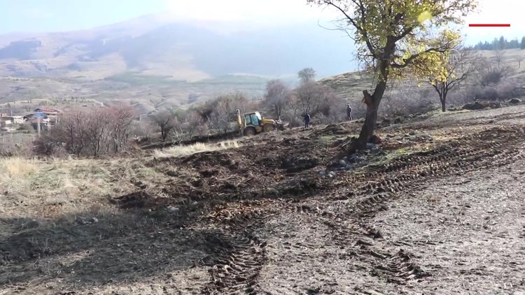 Sulama kanalı çalışması sırasında gümüş sikkeler bulundu