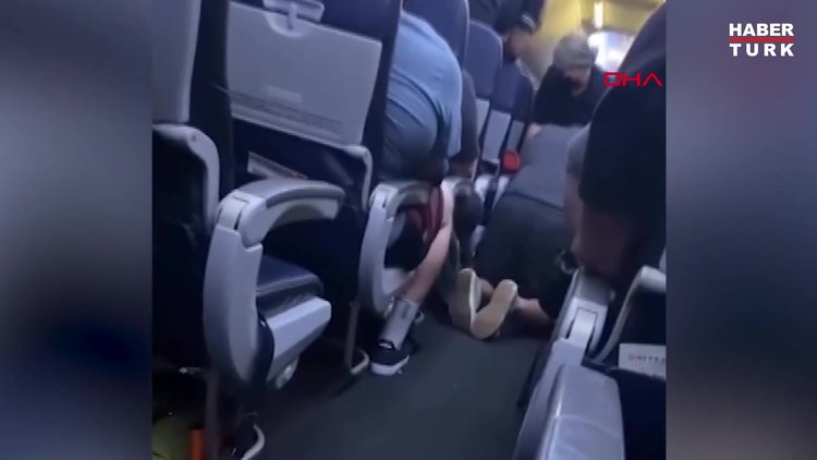 Uçakta koronavirüsten ölen yolcunun görüntüleri ortaya çıktı