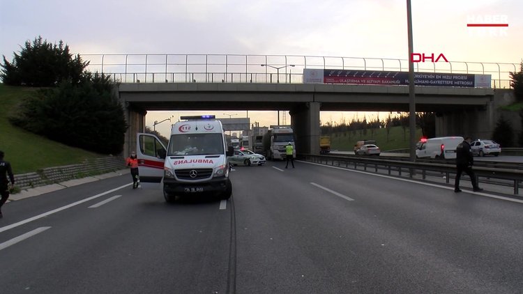 TEM OTOYOLU'NDA MOTOSİKLET OTOMOBİLİN ÖNÜNE SAPLANDI