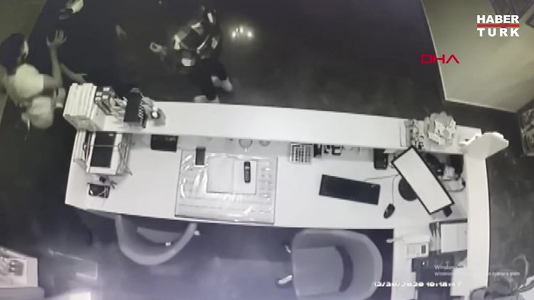 Küçükçekmece'de veteriner hekime yumruk kamerada!