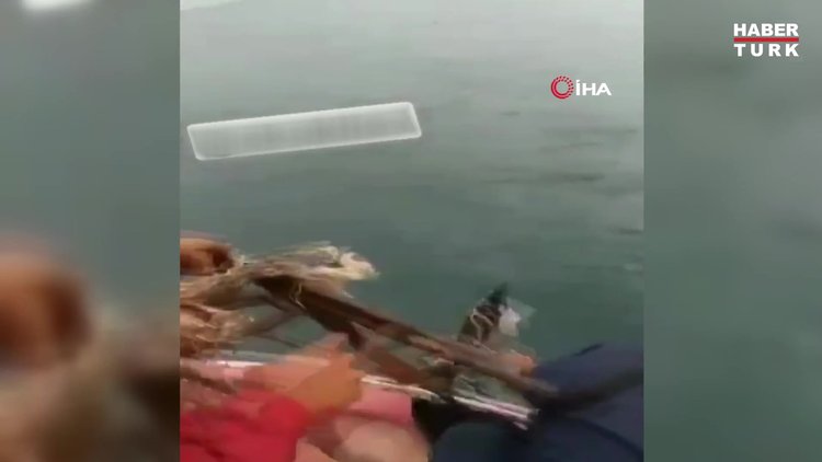 Endonezya'da irtibatın kesildiği yolcu uçağının denize düştüğü açıklandı