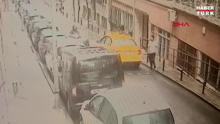 Şişli'de kız arkadaşını sokak ortasında iki kez darp etti