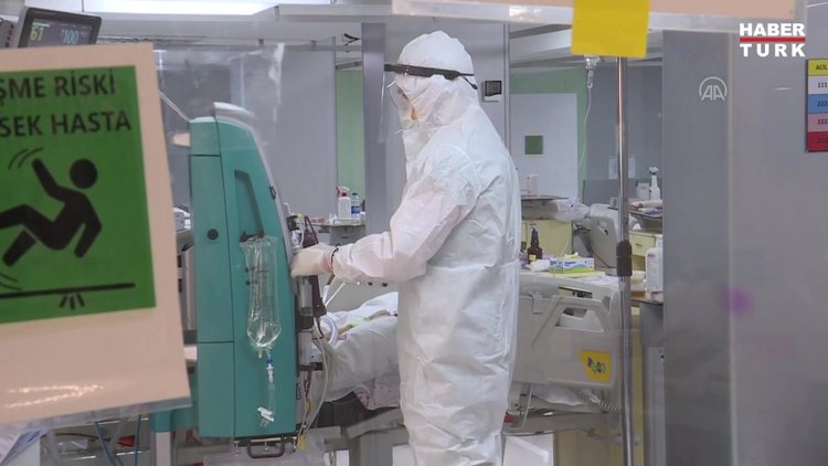 Covid-19 savaşçıları aşıyla moral buldu