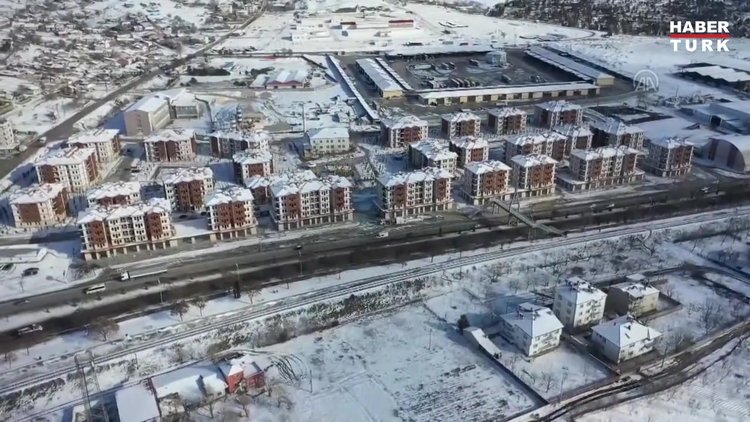 Depremzedeler, depremin 1. yılını yeni konutlarında karşıladı
