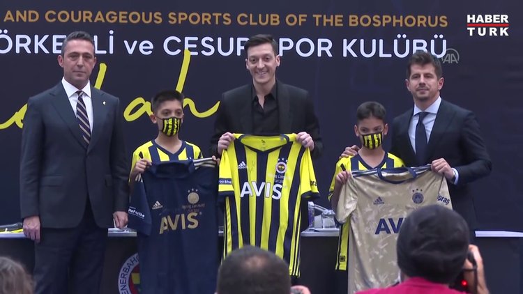Fenerbahçe, Mesut Özil ile resmi sözleşme imzaladı