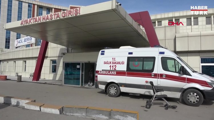 Tartıştığı kocasını sopa ve satırla yaraladı