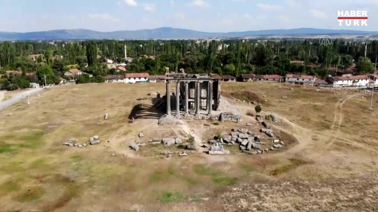 Aizanoi Antik Kenti'nde "Roma'nın sikke koleksiyonu" bulundu