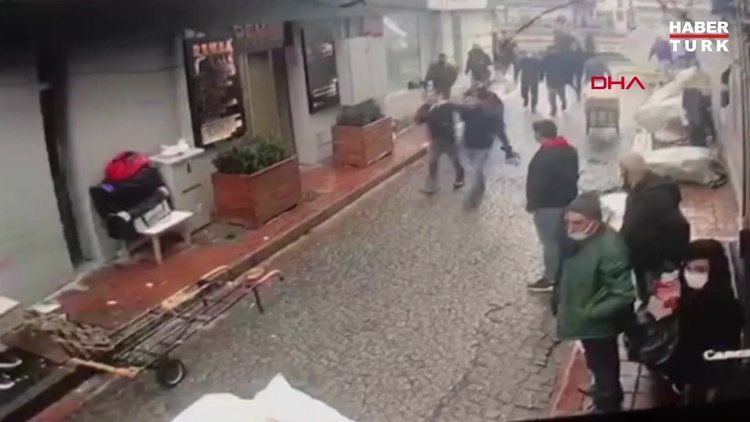 Ayakkabı çalan hırsıza esnaf dayağı!