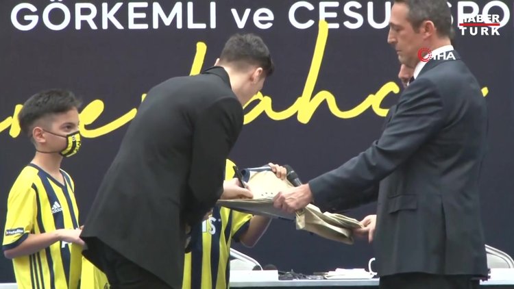 Alman basını Mesut Özil'in açıklamalarına geniş yer verdi