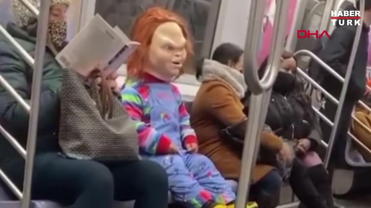 ABD'de metroda Chucky kostümlü 'sosyal deney' viral oldu