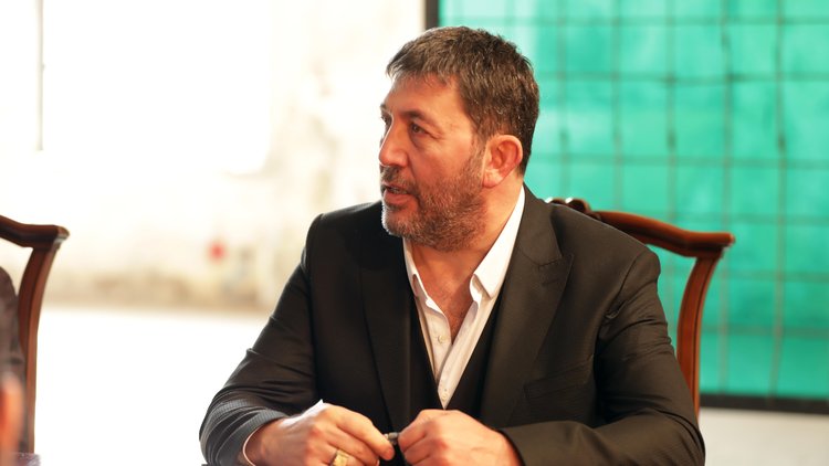 ''Kasabamıza yeni Şerif geldi desenize...''