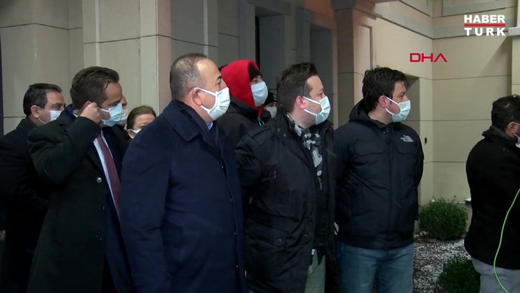 NİJERYA'DA SERBEST BIRAKILAN 15 TÜRK DENİZCİ TÜRKİYE'YE GELDİ