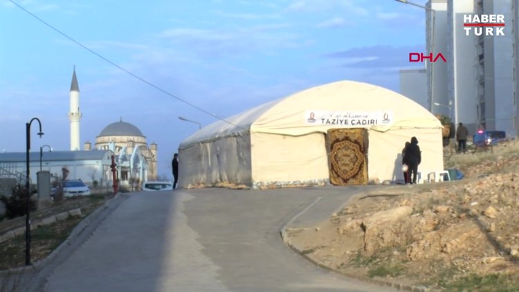 Gara şehidi polisin babası: Yurt dışından arayan alçaklara kanmıyorum, oğlum kafasından vurulmuştu