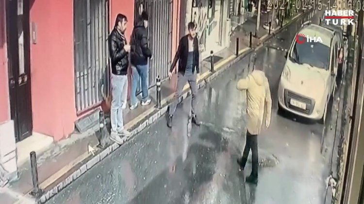 Beşiktaş'ta kardeşlerin bıçaklı kavgası kamerada