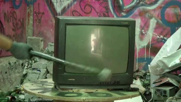 Brezilya'da 5 dolara öfke odası!