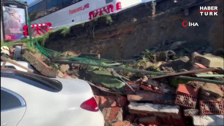 Beşiktaş Cengiz Topel Caddesi'nde bir otoparkta istinat duvarı aniden park halindeki araçların üzerine çöktü