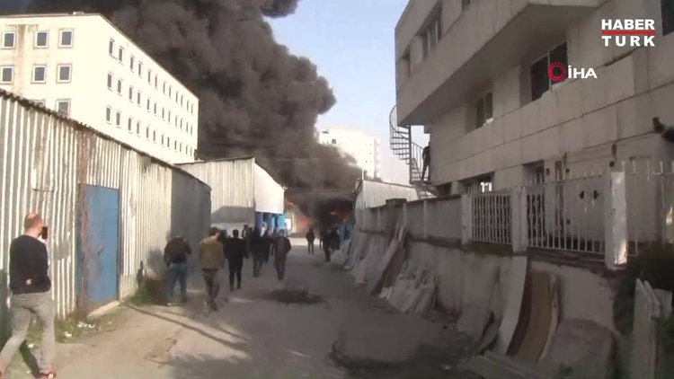 Halkalı'da büyük yangın!