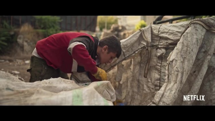 Kağıttan Hayatlar Fragman