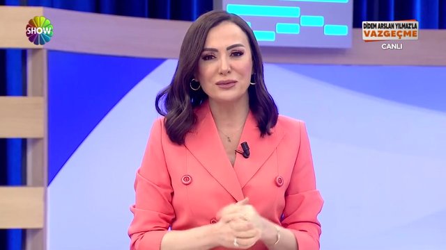 Didem Arslan Yılmaz Show TV'nin 30. yılını kutladı.