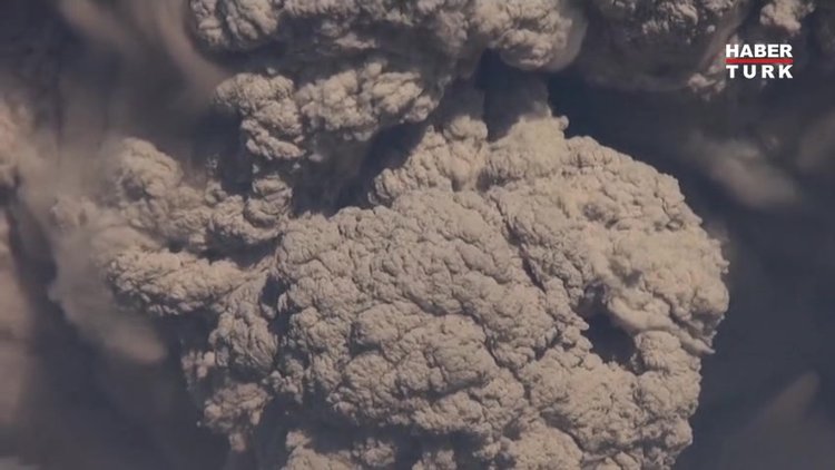 Endonezya'nın Sinabung Yanardağı'nda hareketlilik