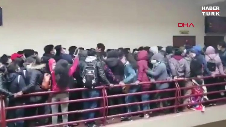 Bolivya'da korkuluk faciası: 7 öğrenci hayatını kaybetti