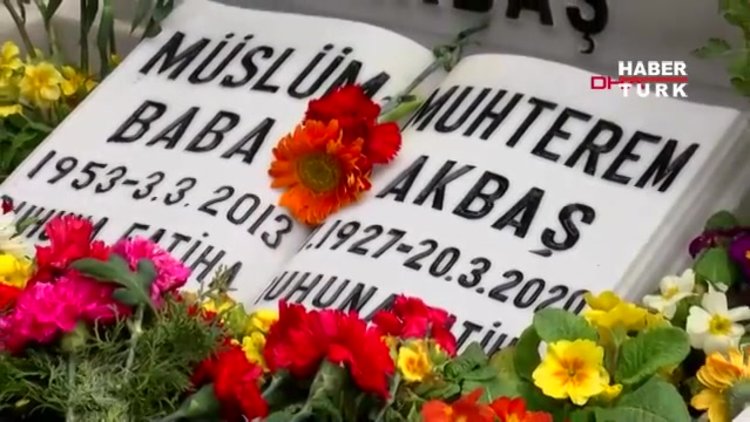 Müslüm Gürses ölümünün 8. yılında mezarı başında anıldı