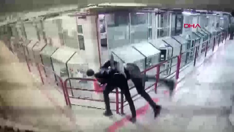 Şişli'de saldırdığı esnafı 12. kattan aşağı attı! O anlar kamerada