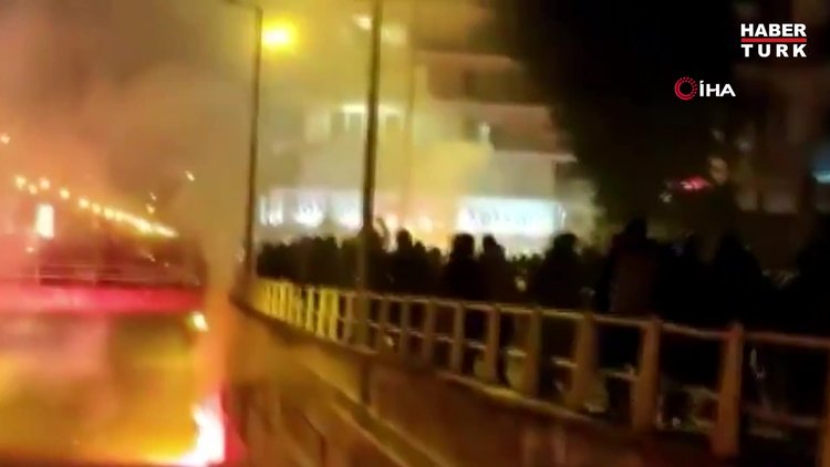 Atina'da sokaklar savaş alanına döndü