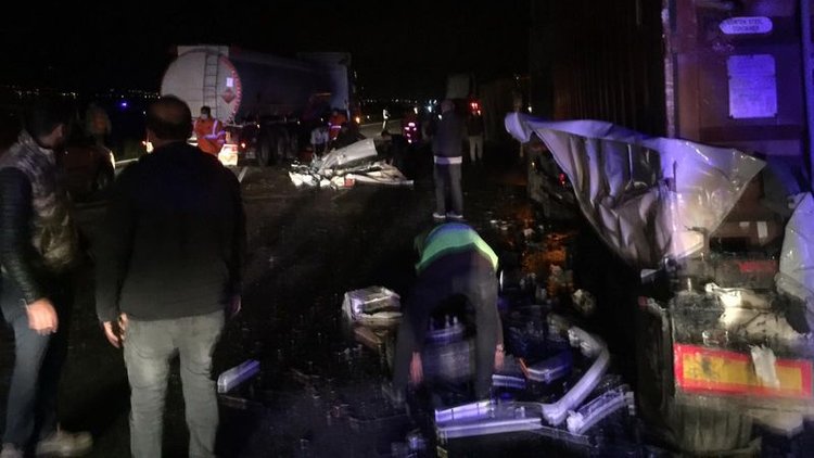 Osmaniye'de 5 araç birbirine girdi: 1 ölü, 5 yaralı