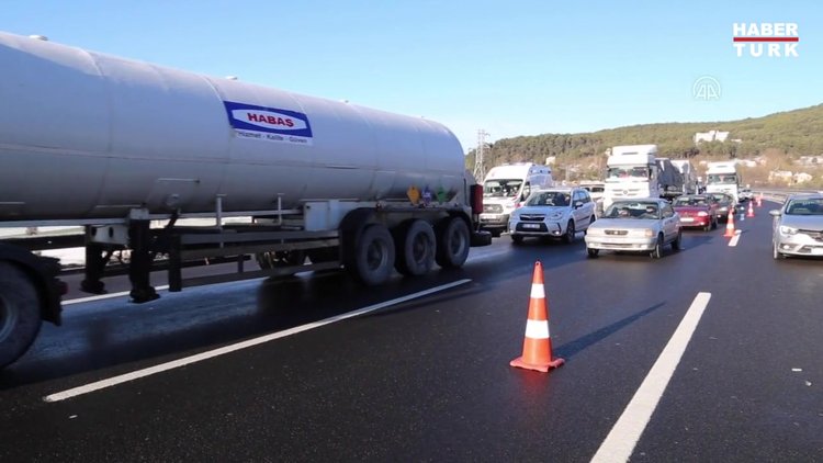 Anadolu Otoyolu'nda zincirleme trafik kazası: 4 yaralı