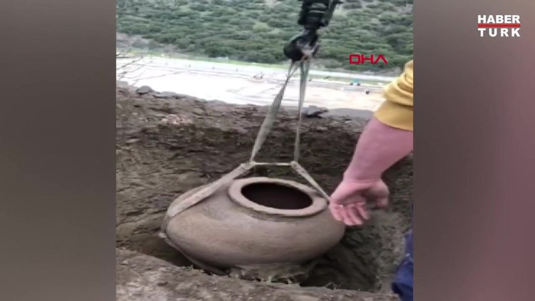 Kaçak kazıdan tarihi küp çıktı