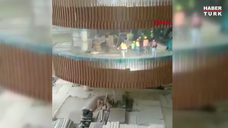 AKM inşaatında asma tavanın çökme anı kamerada