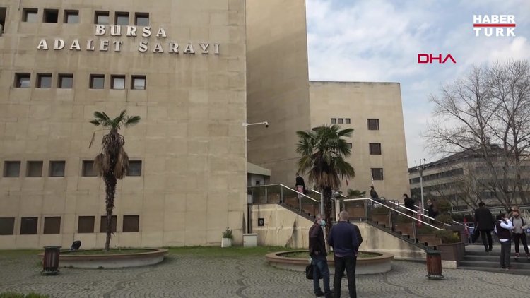 Babası tarafından öldürülen annesinin cesedini bulan Elanaz Kırmızı tişört almış diye düşündüm