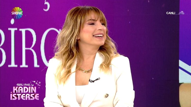 Ayşen Birgör'den canlı performans!