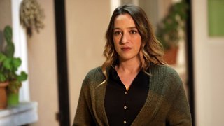 Afet, Hasan'a boşanma davasını açacağını söylediği esnada Sebahat'in rahatsızlandığını öğrendi.