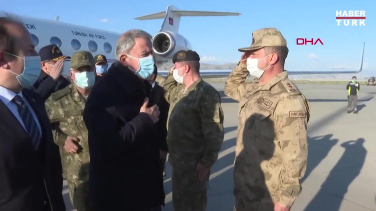 Milli Savunma Bakanı Akar ve TSK komuta kademesi Şırnak'ta